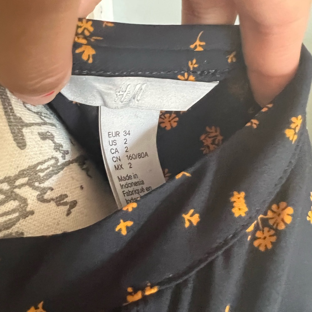 H&M Dress - Picture 5 of 5